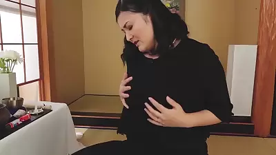 B2F2302-Dirty Widow Wife Masturbating In Front Of Her Husband&#039;s Remains