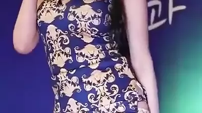 Upskirt japonesa bailando rico 2