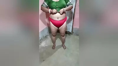 Become A Porn Star, Stepmom Opened Her Saree Blouse And Gave An Interview - Bengali Boudi And Big Pussy