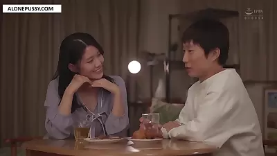 A Married Woman Who Was Given A Spare Key To Her Room Is Creampied By A Male Student 18+ Until He Graduates. Nao Jinguji 1